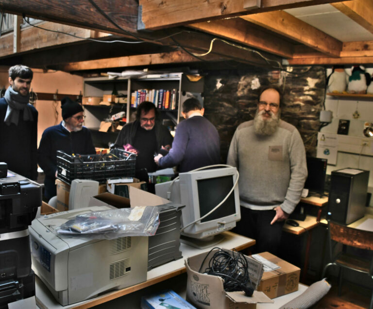 Rangement à B17 - Le temps d'une pause photo Rangement à B17 - Le temps d'une pause photo (CC-BY-NC-ND)