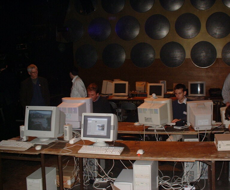 Linux Party 6 - Salle des Postes