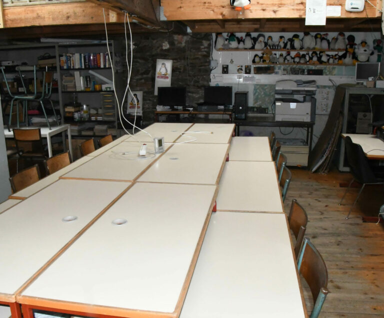 Rangement à B17 - Une fois tout rangé Rangement à B17 - Une fois tout rangé (CC-BY-SA)