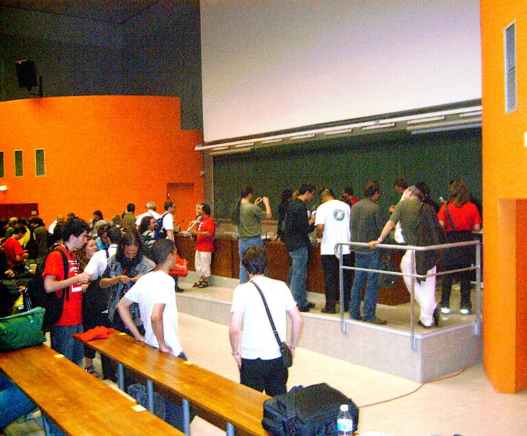 RMLL 2009 - Conférence de Richard Stallman à la Faculté de Médecine Nantes 2