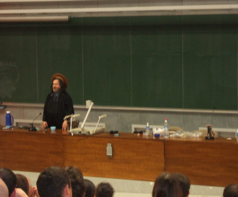 RMLL 2009 - Conférence de Richard Stallman à la Faculté de Médecine Nantes 1