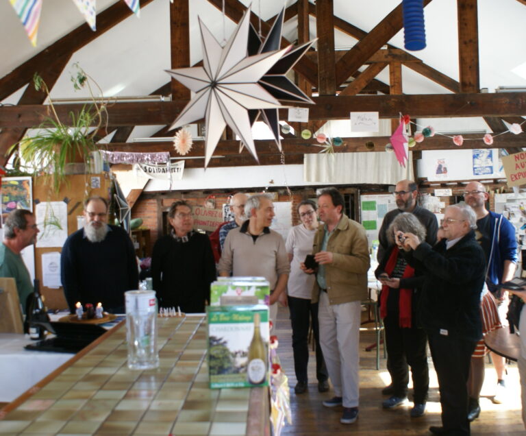 Anniversaire des 25 ans - Photo de Groupe 1 (membres et invité-e-s) Anniversaire des 25 ans - Photo de Groupe 1 (CC-BY-NC-ND)