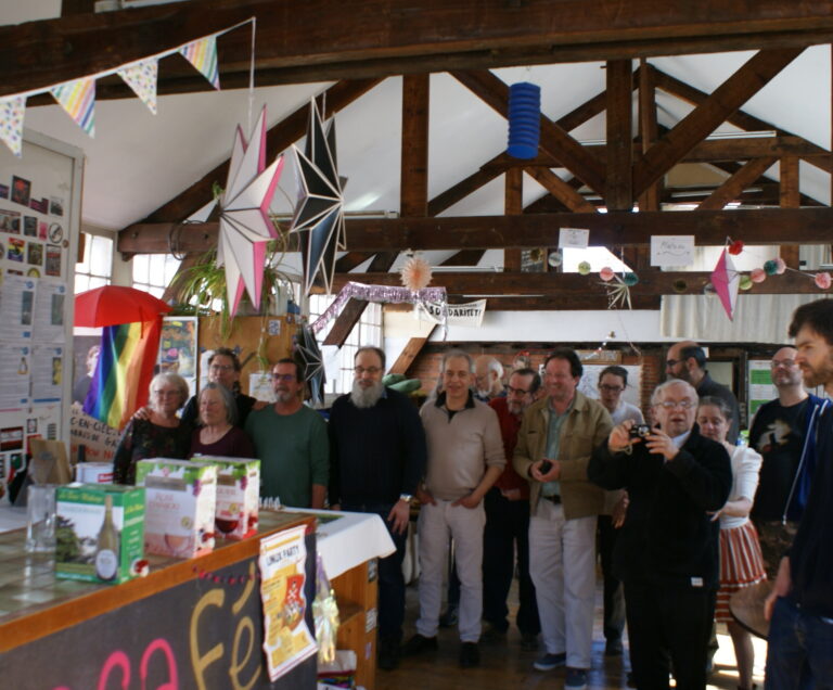 Anniversaire des 25 ans - Photo de Groupe 2 (membres et invité-e-s) Anniversaire des 25 ans - Photo de Groupe 2 (CC-BY-NC-ND)